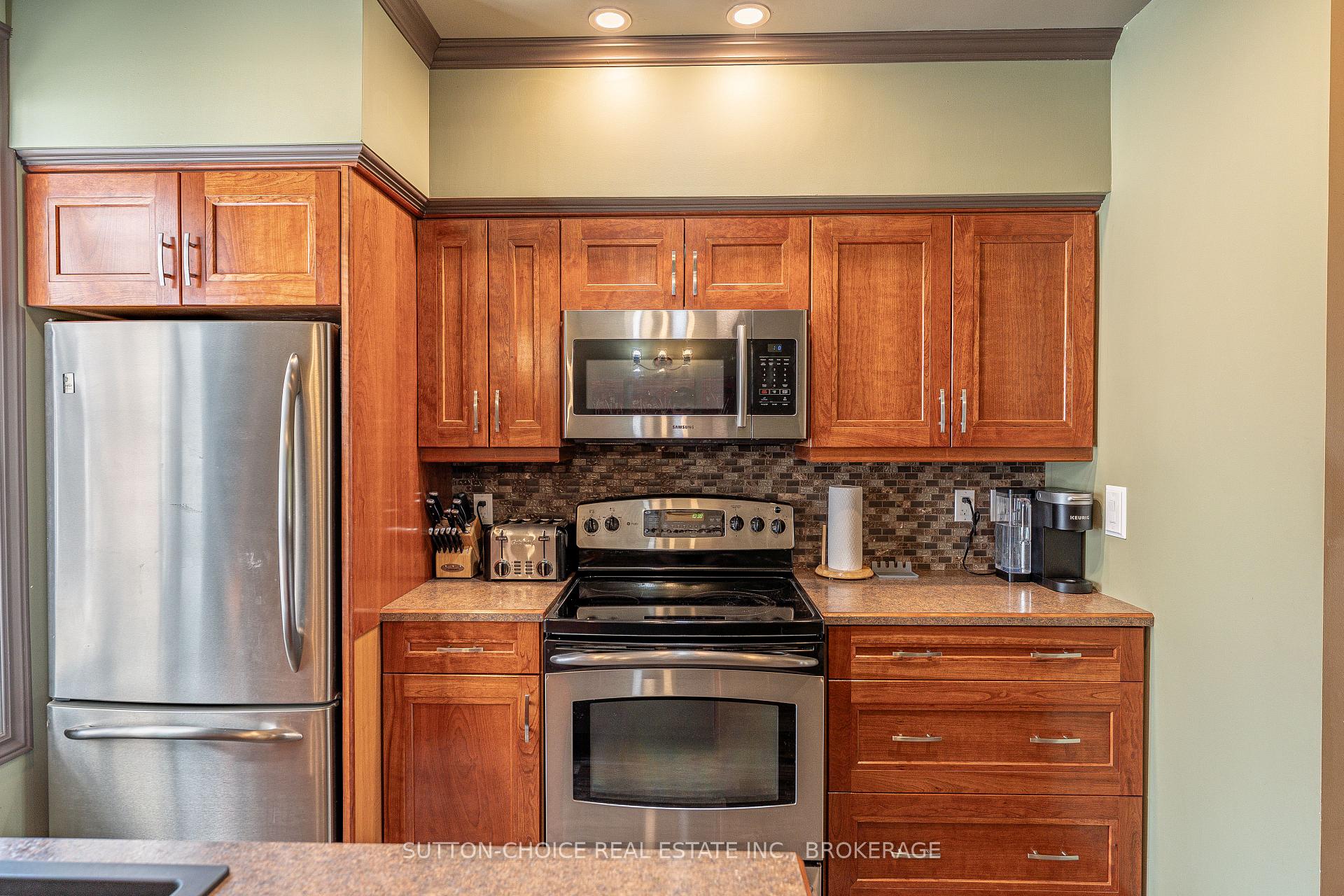 Photo 16 of 372 Third Avenue E, North Bay, Central — HOMEH