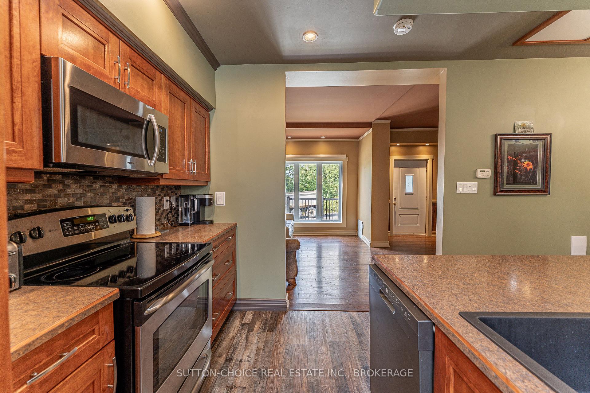 Photo 17 of 372 Third Avenue E, North Bay, Central — HOMEH