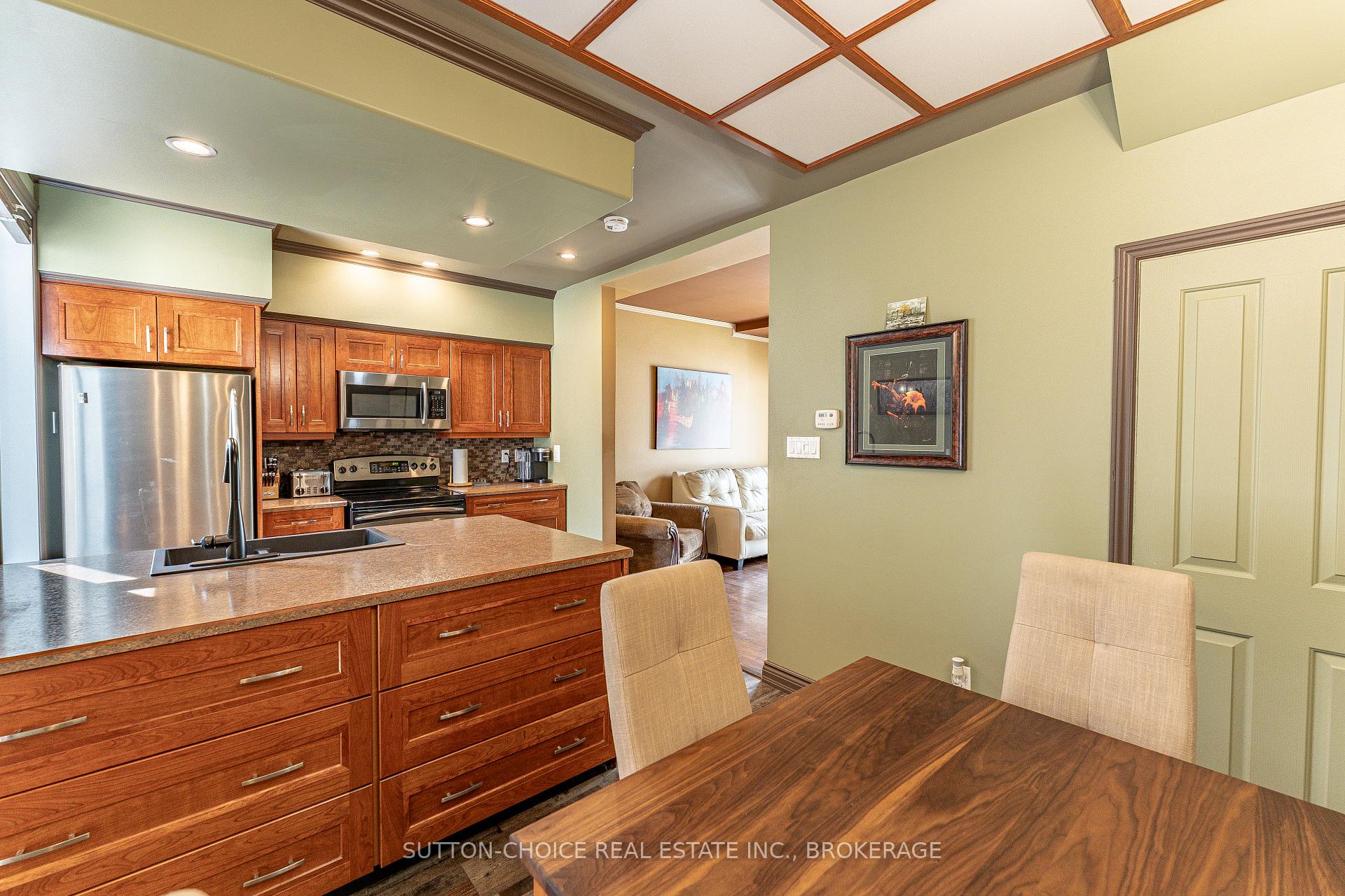 Photo 18 of 372 Third Avenue E, North Bay, Central — HOMEH