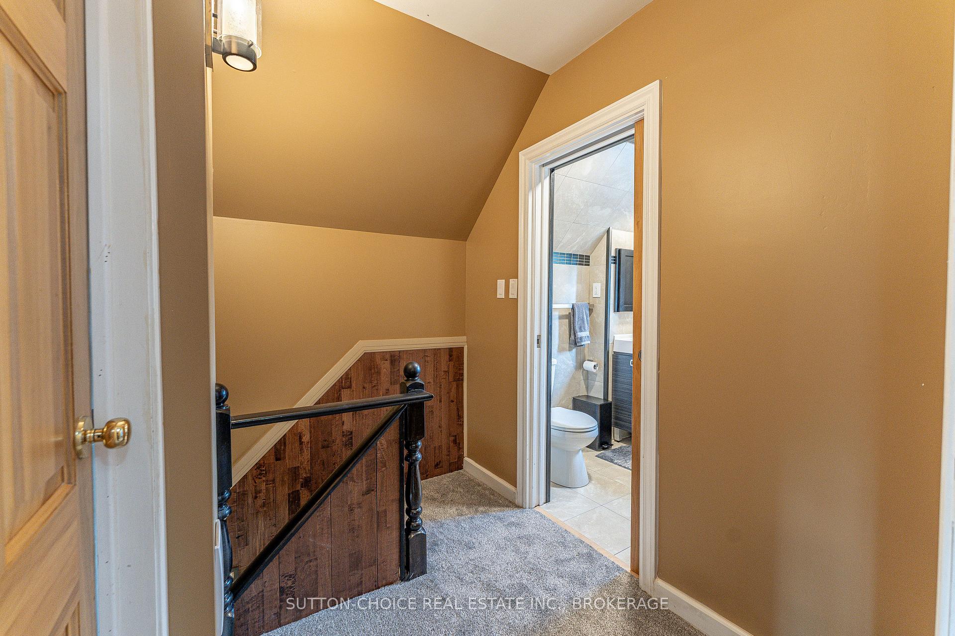 Photo 23 of 372 Third Avenue E, North Bay, Central — HOMEH