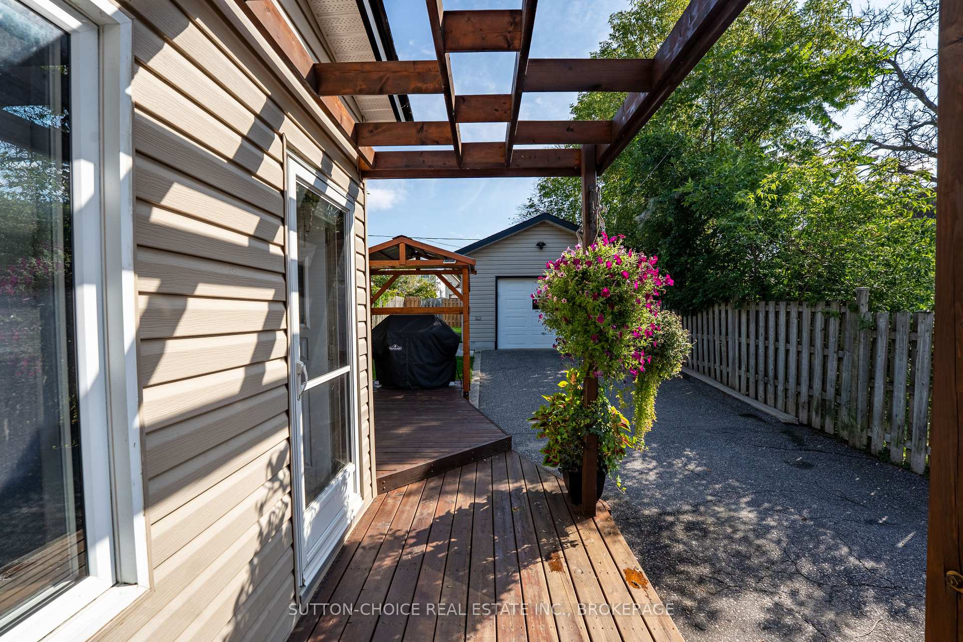 Photo 34 of 372 Third Avenue E, North Bay, Central — HOMEH