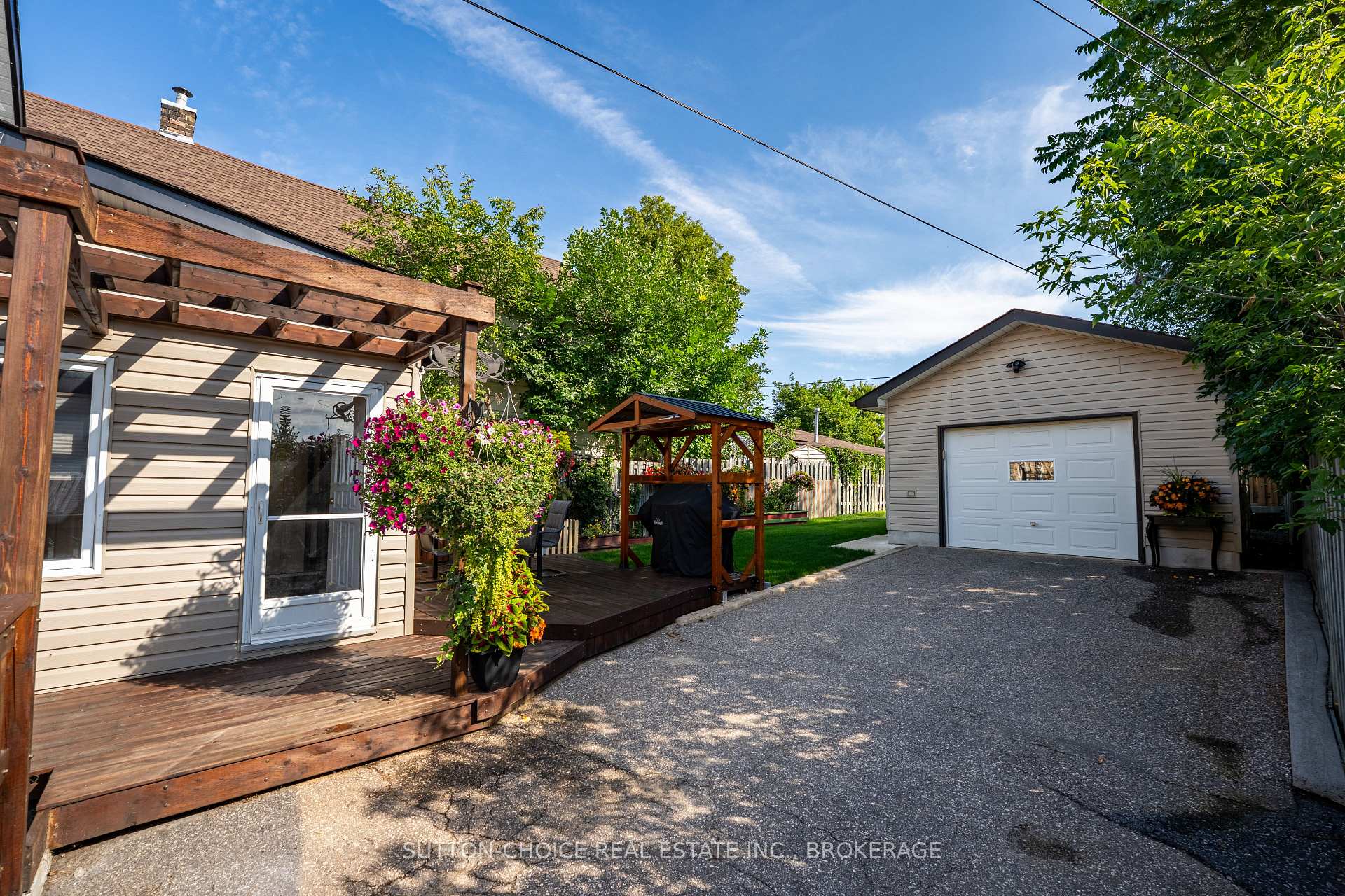 Photo 35 of 372 Third Avenue E, North Bay, Central — HOMEH
