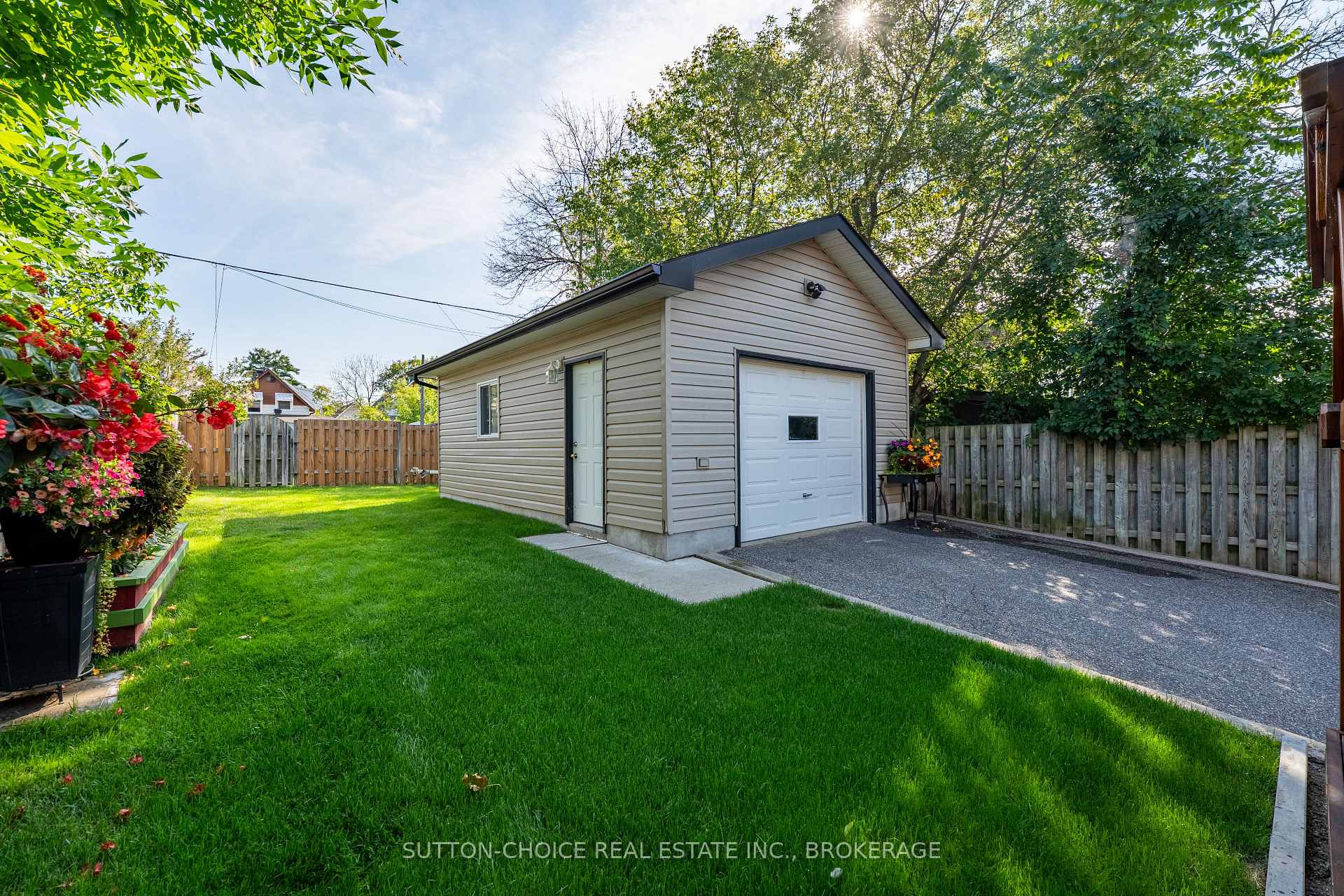 Photo 40 of 372 Third Avenue E, North Bay, Central — HOMEH