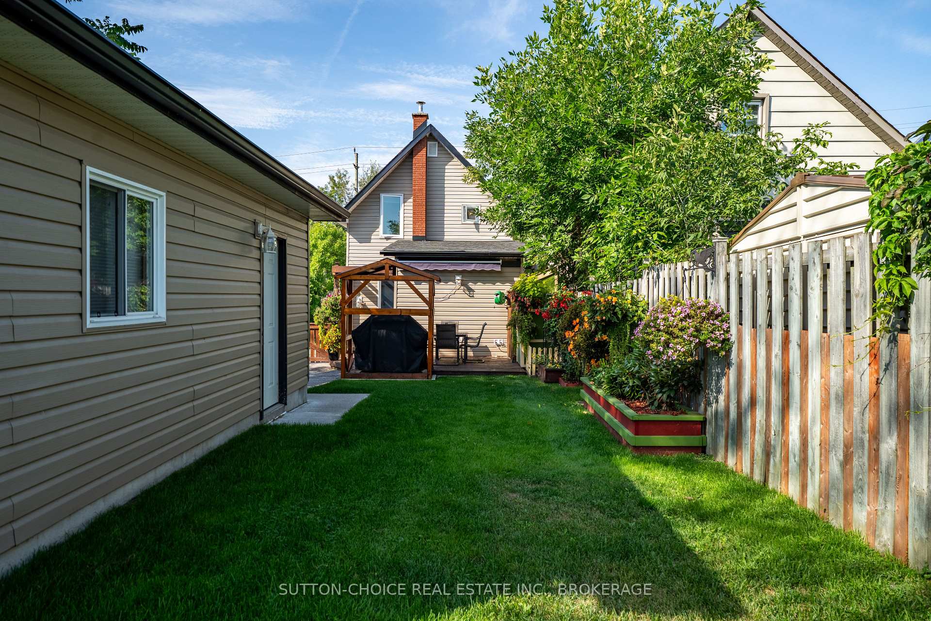 Photo 42 of 372 Third Avenue E, North Bay, Central — HOMEH