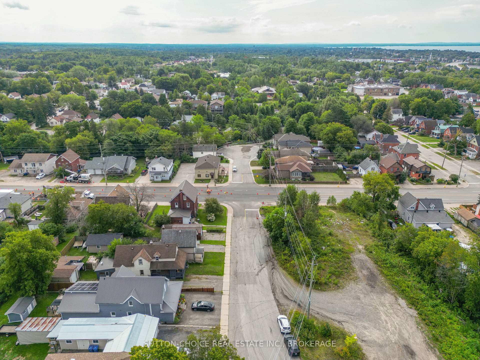 Photo 53 of 372 Third Avenue E, North Bay, Central — HOMEH