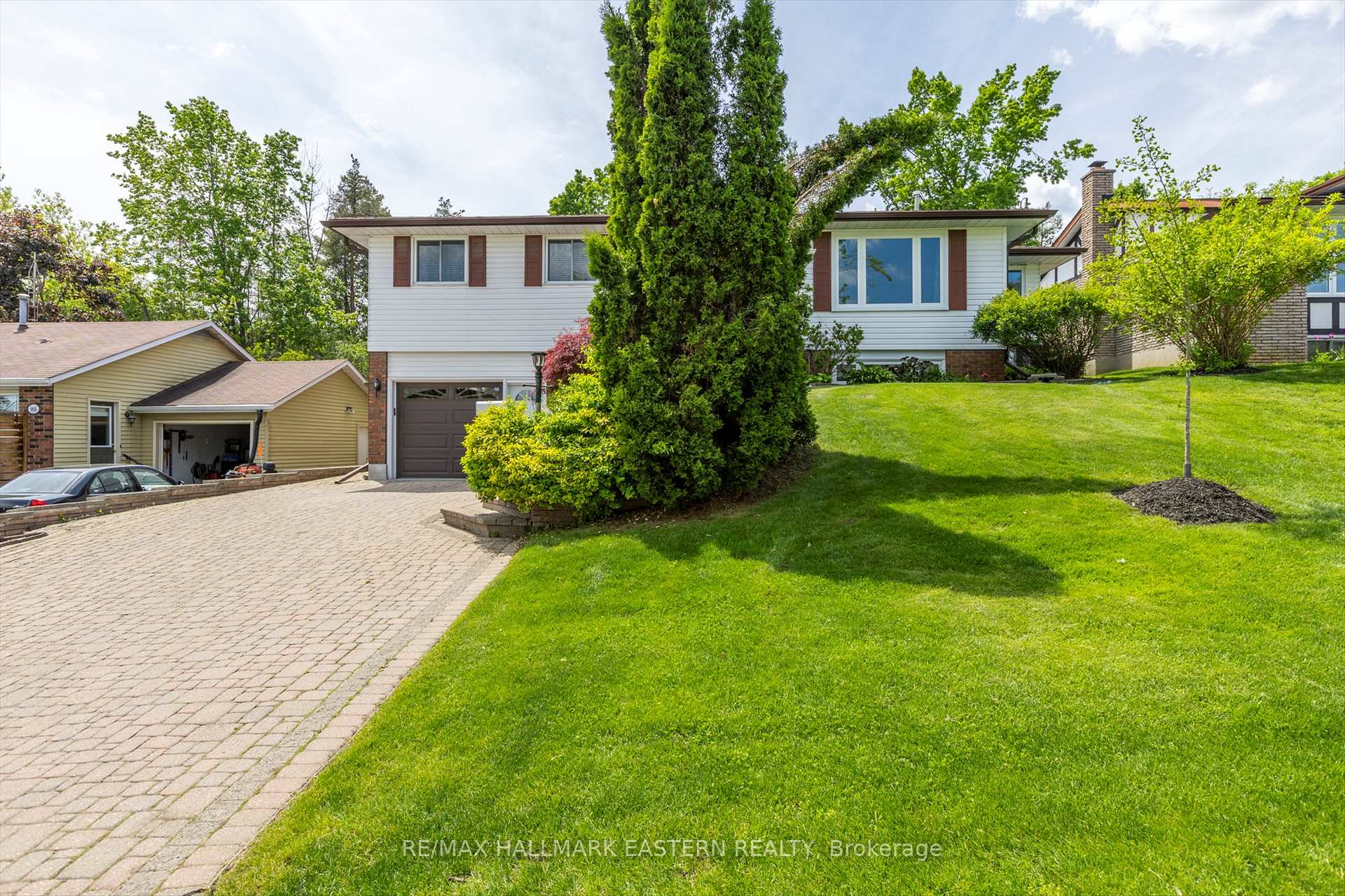 Photo 1 of 959 Golfview Road, Peterborough, Otonabee Ward 1 — HOMEH