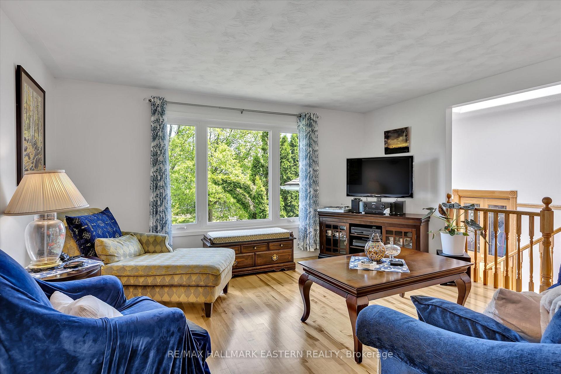 Photo 3 of 959 Golfview Road, Peterborough, Otonabee Ward 1 — HOMEH