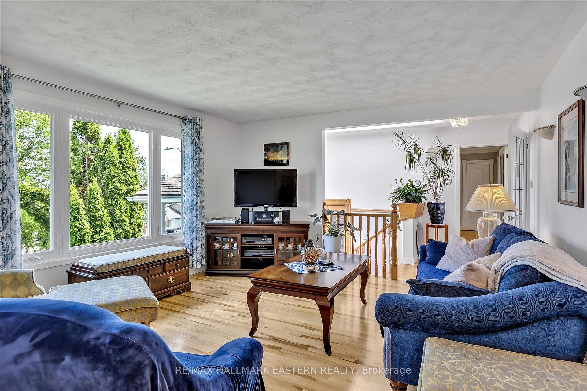 Photo 4 of 959 Golfview Road, Peterborough, Otonabee Ward 1 — HOMEH