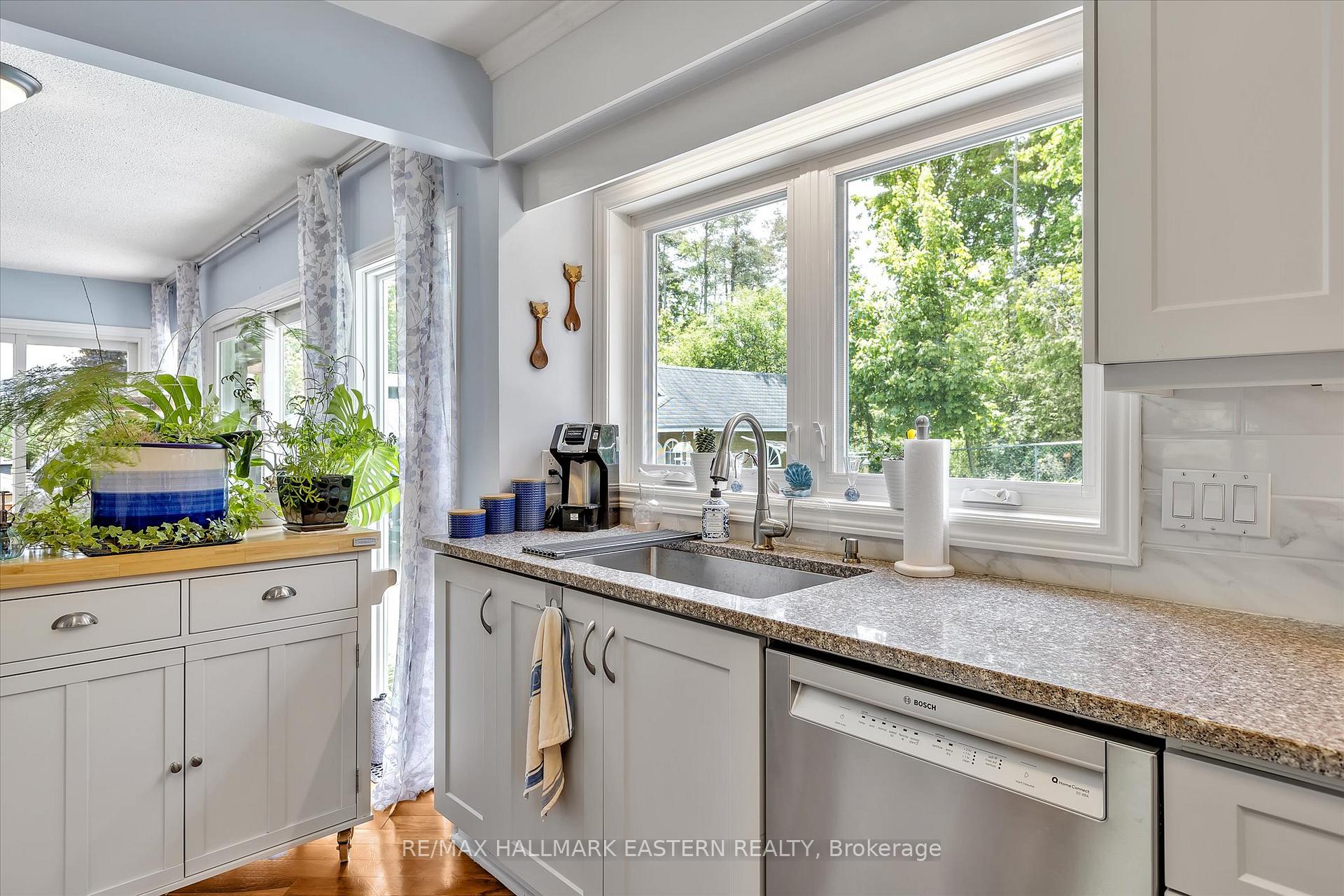 Photo 12 of 959 Golfview Road, Peterborough, Otonabee Ward 1 — HOMEH