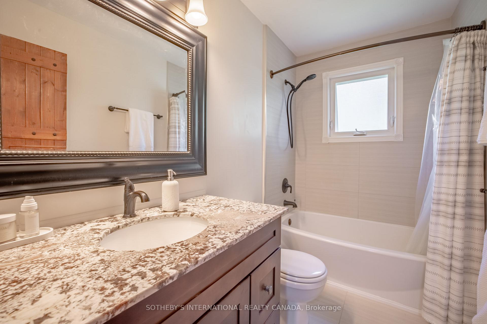 Photo 16 of 80 Centre Street, King, Schomberg — HOMEH
