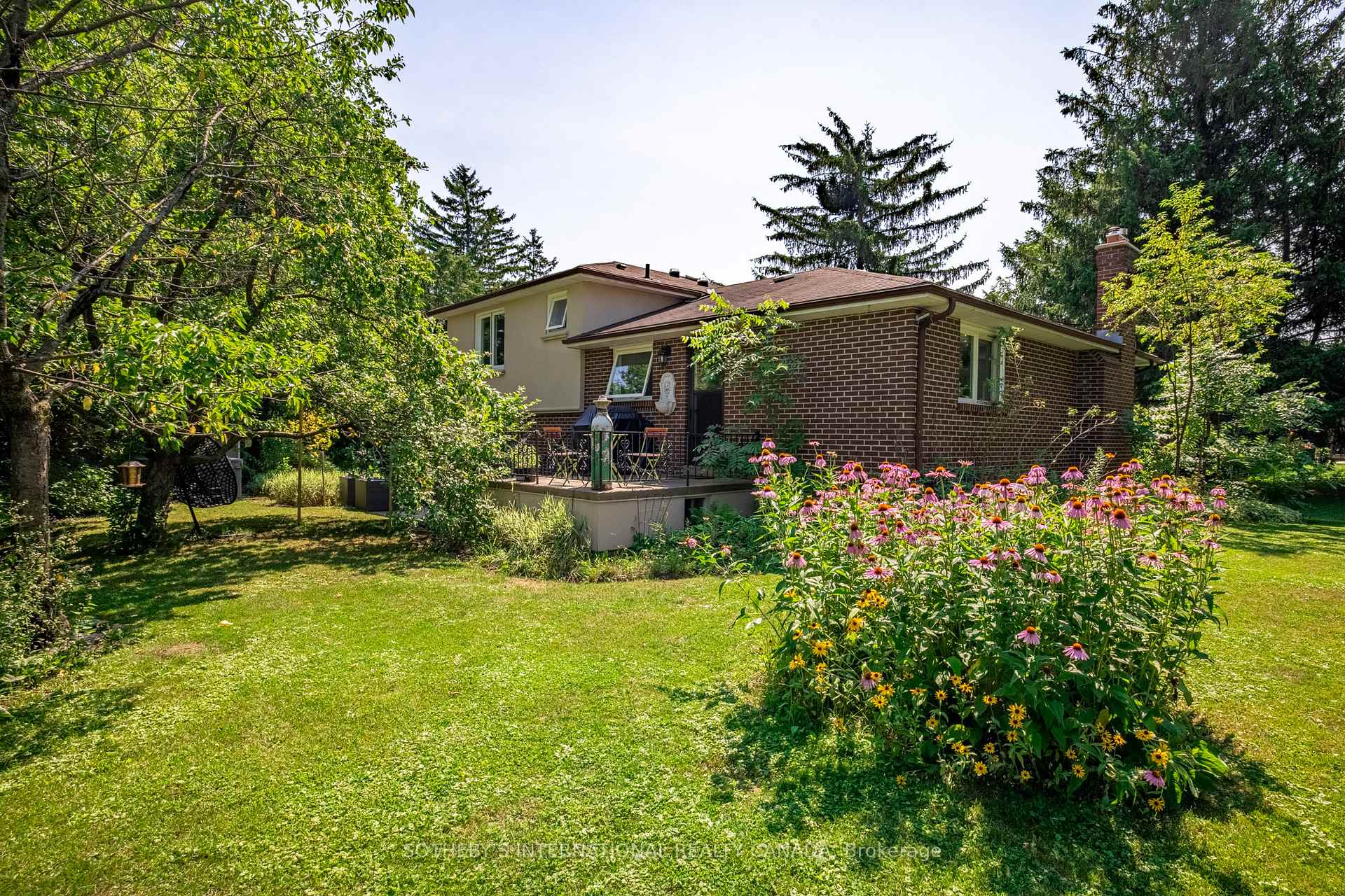 Photo 19 of 80 Centre Street, King, Schomberg — HOMEH
