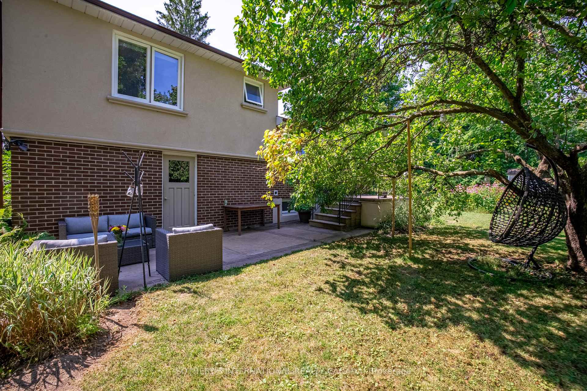 Photo 20 of 80 Centre Street, King, Schomberg — HOMEH