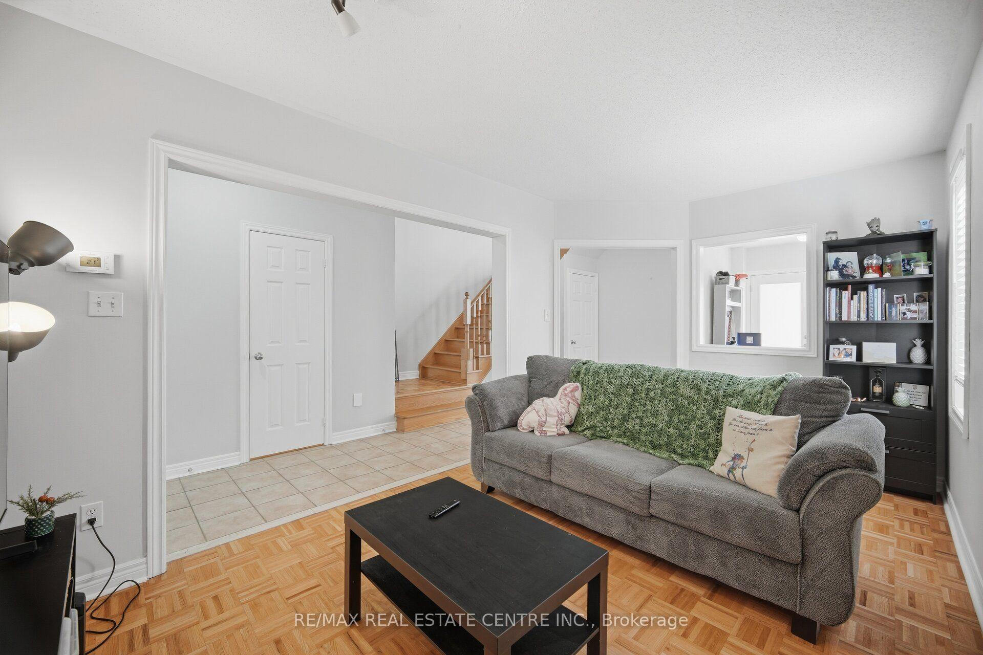 Photo 7 of 65 Coolspring Crescent, Caledon, Bolton East — HOMEH