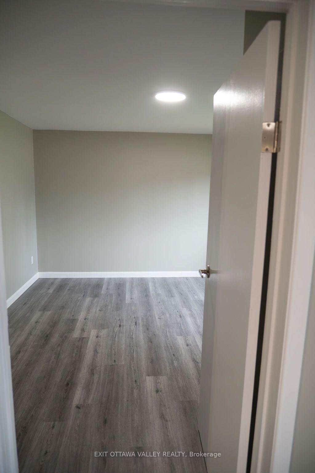 Photo 14 of 400 Boundary Road E, Pembroke, Pembroke — HOMEH