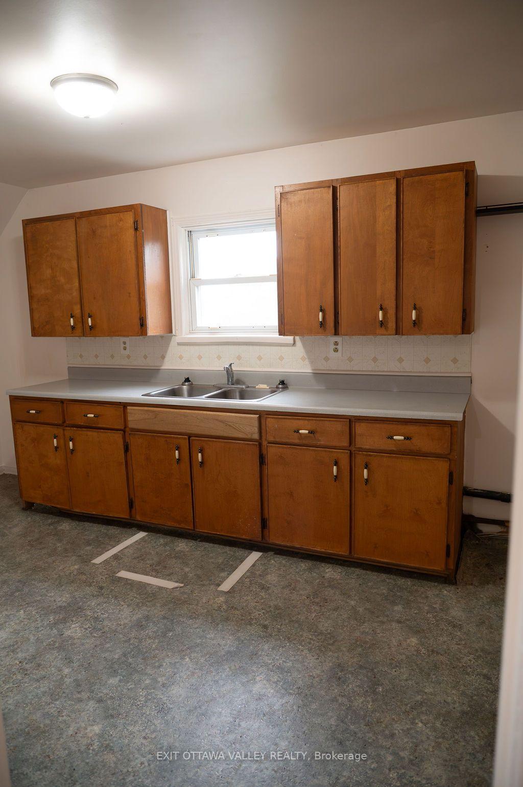 Photo 30 of 400 Boundary Road E, Pembroke, Pembroke — HOMEH