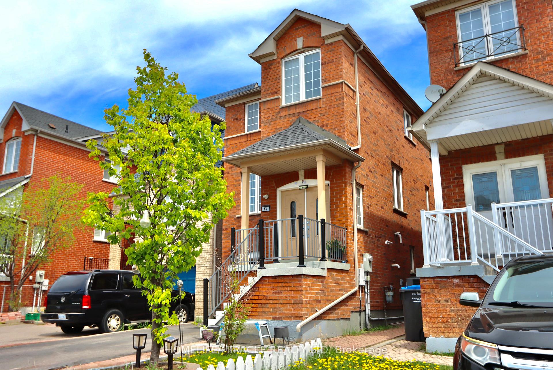 Photo 3 of 43 Caranci Crescent, Brampton, Bram East — HOMEH