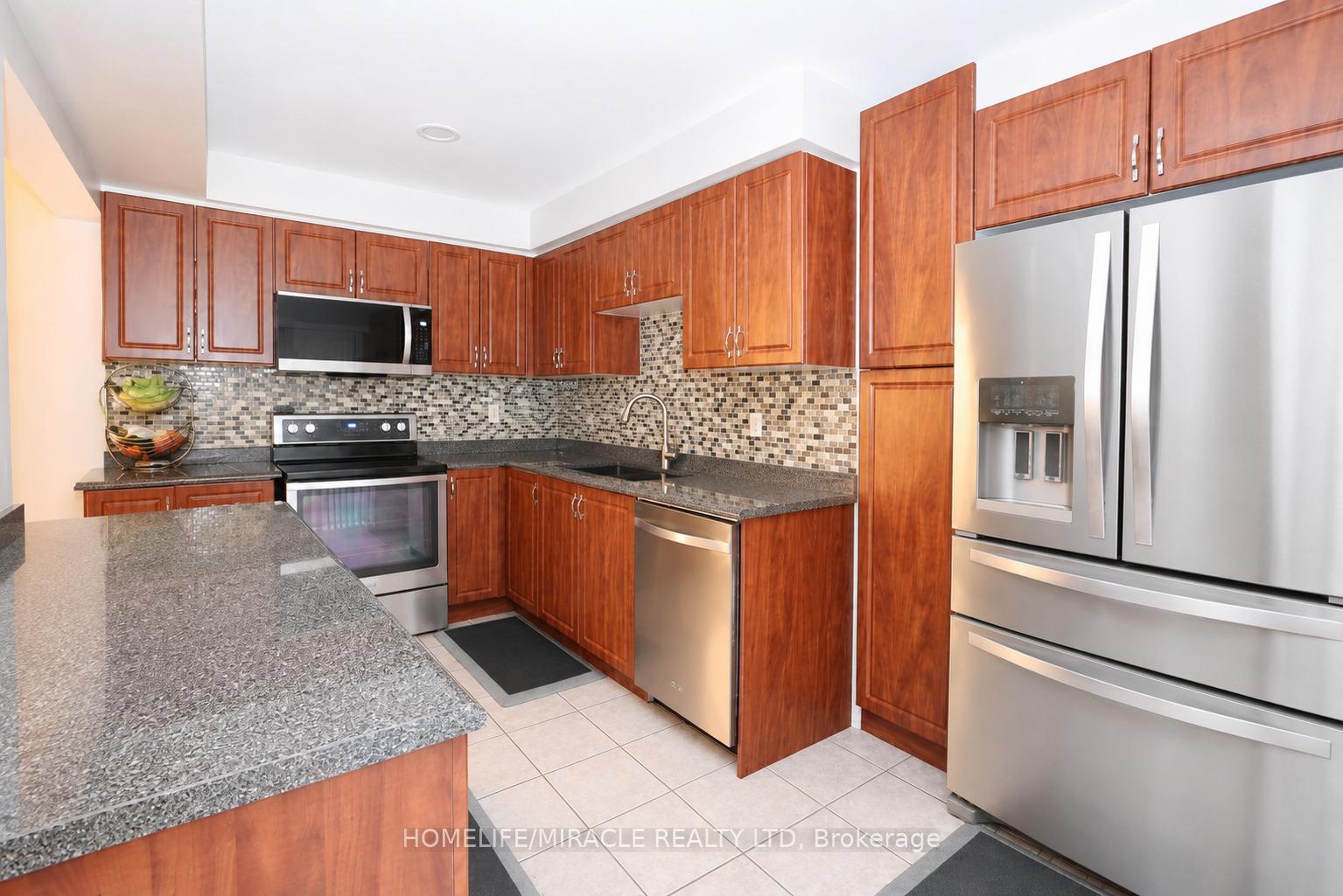 Photo 8 of 43 Caranci Crescent, Brampton, Bram East — HOMEH