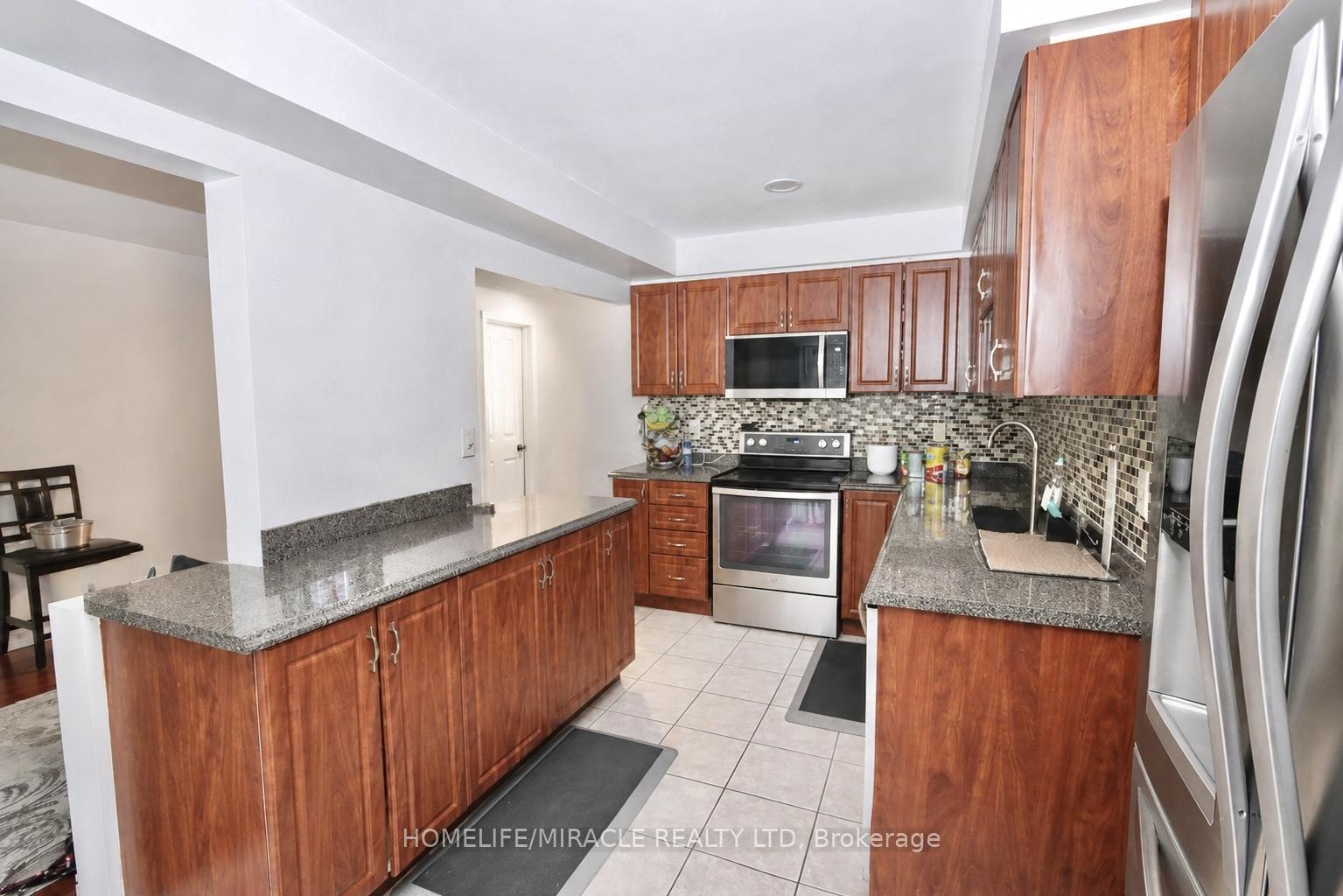Photo 9 of 43 Caranci Crescent, Brampton, Bram East — HOMEH