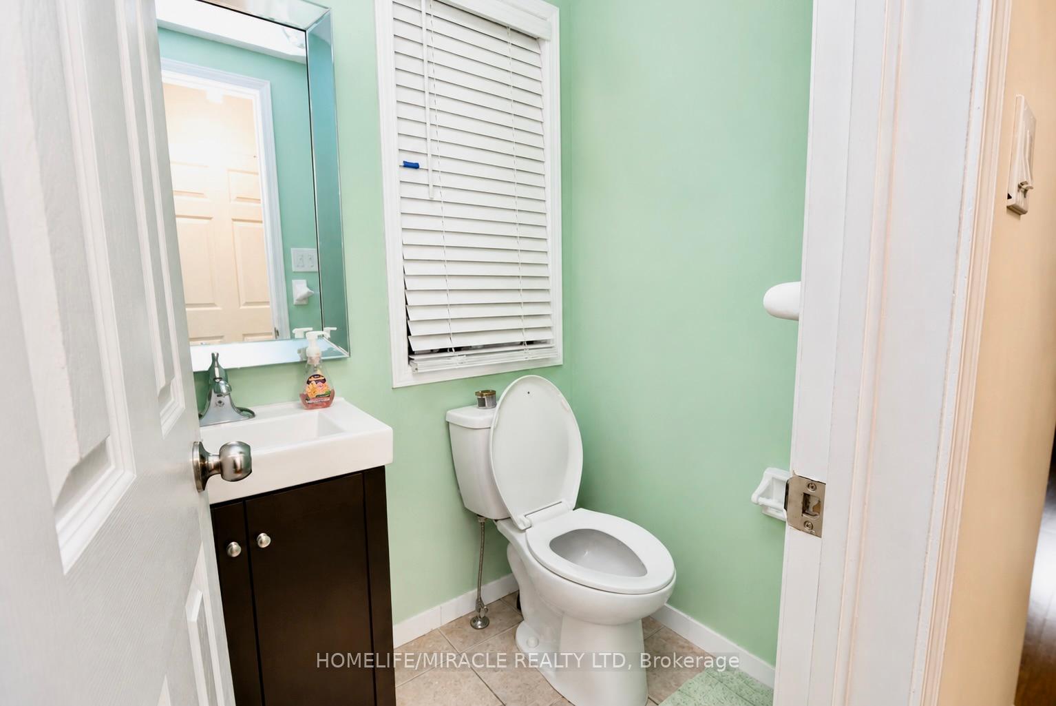 Photo 12 of 43 Caranci Crescent, Brampton, Bram East — HOMEH