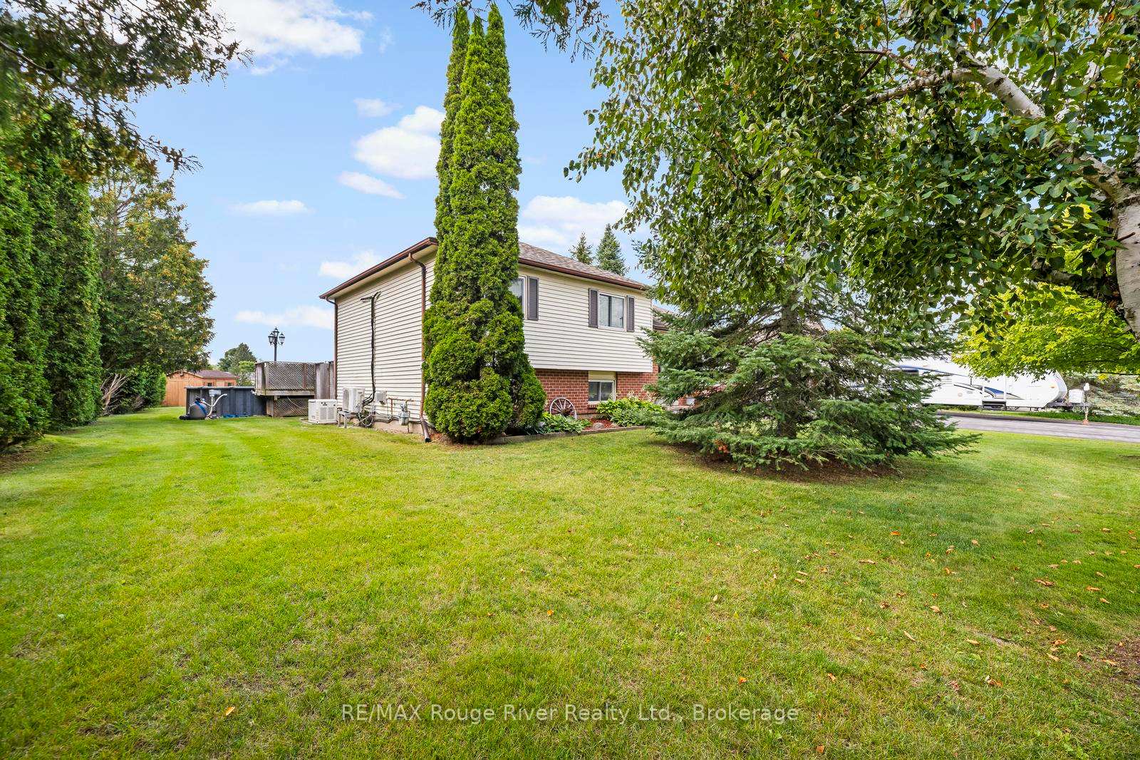 Photo 3 of 6 Hamilton Drive, Kawartha Lakes, Manvers — HOMEH