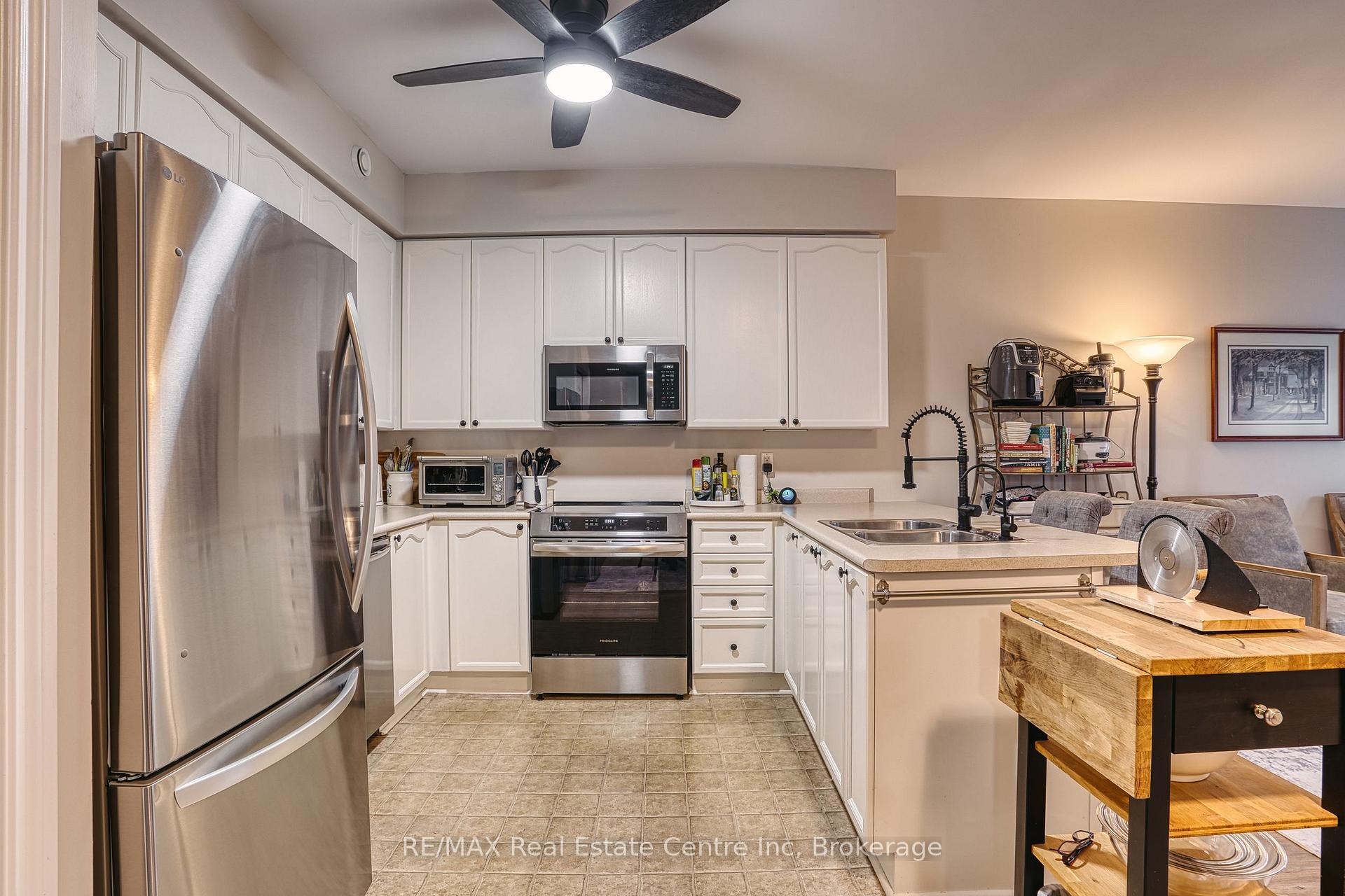 Photo 8 of 760 Woodhill Drive, Centre Wellington, Fergus — HOMEH