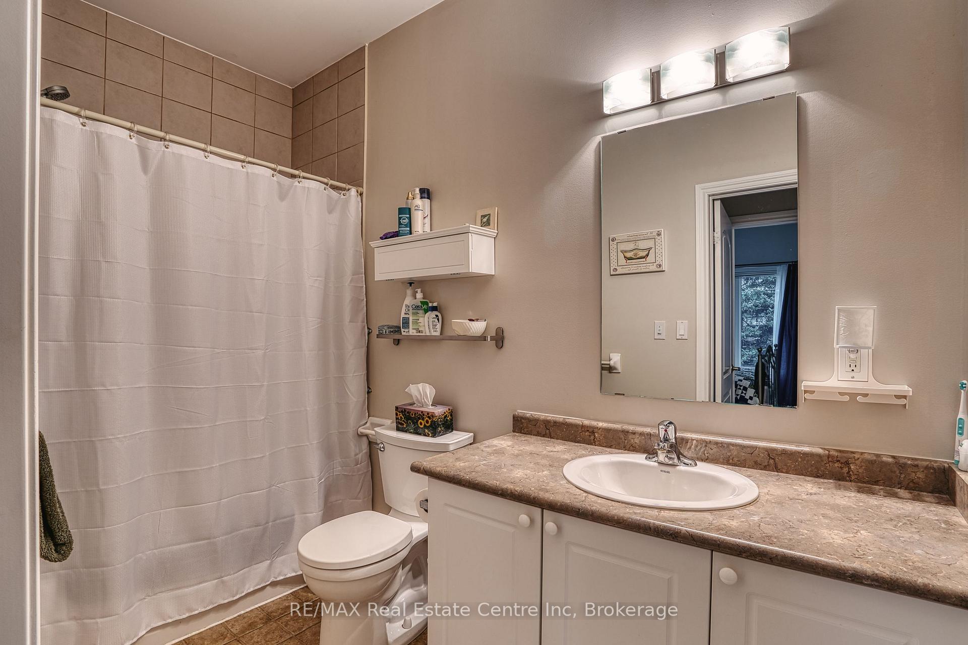Photo 13 of 760 Woodhill Drive, Centre Wellington, Fergus — HOMEH