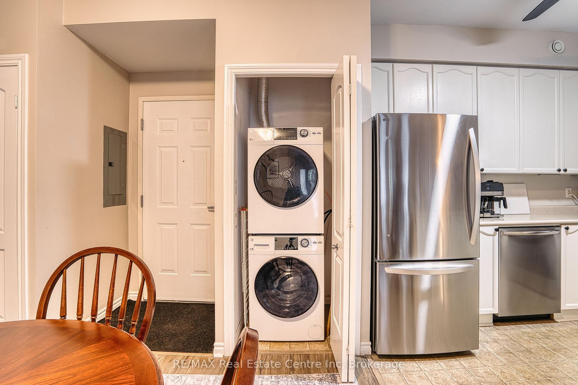 Photo 18 of 760 Woodhill Drive, Centre Wellington, Fergus — HOMEH