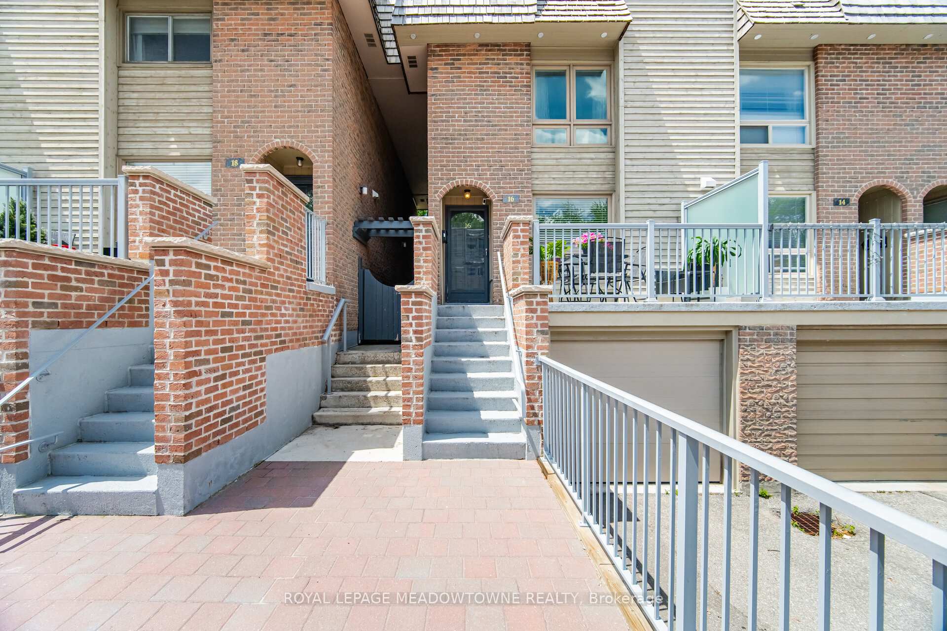 Photo 1 of 16 Dutch Myrtle Way, North York, Banbury-Don Mills — HOMEH