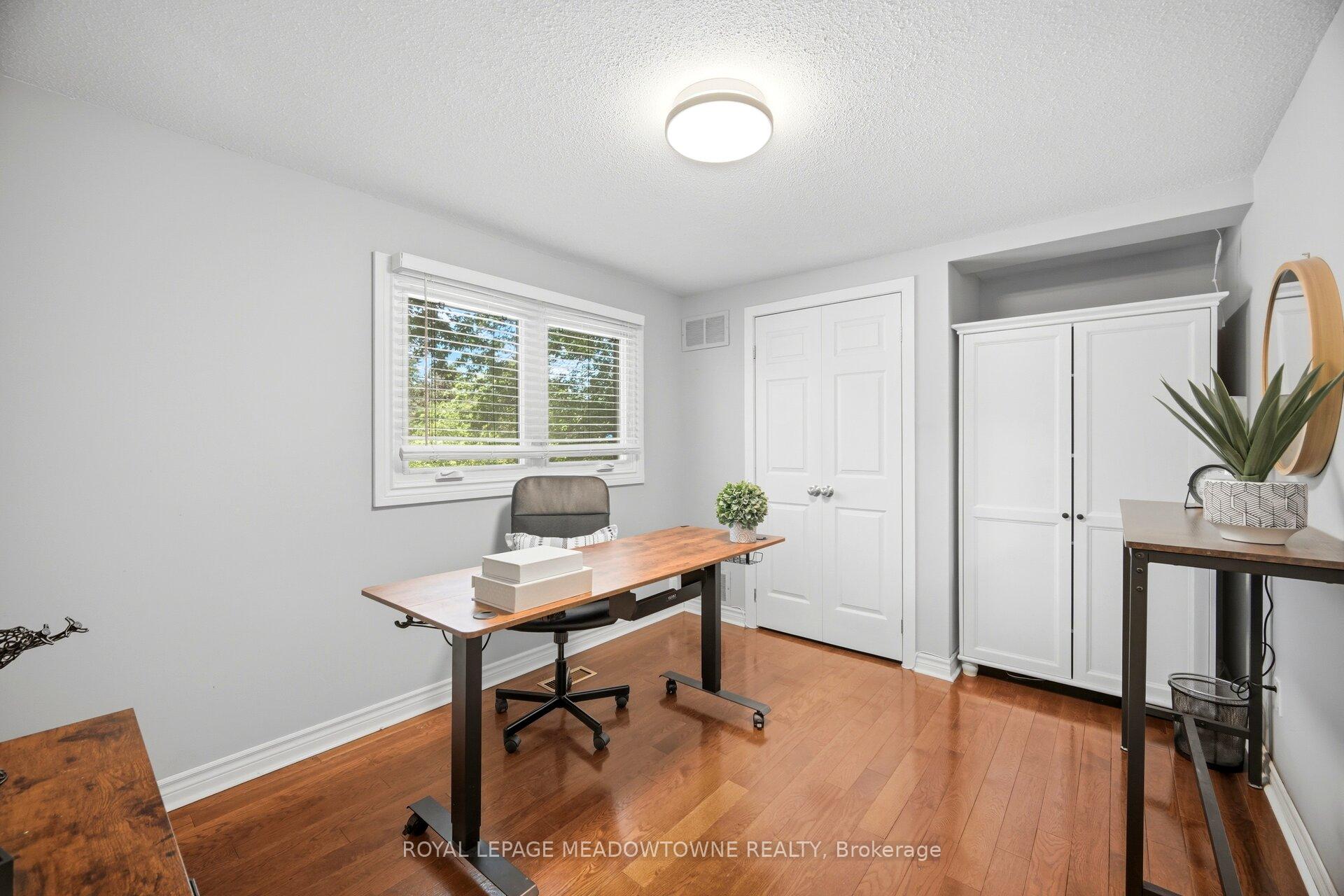 Photo 22 of 16 Dutch Myrtle Way, North York, Banbury-Don Mills — HOMEH