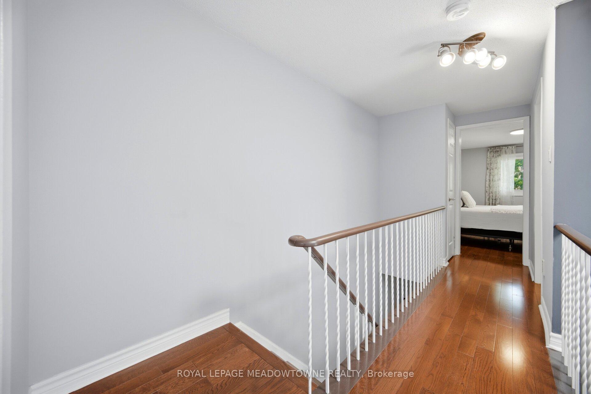 Photo 28 of 16 Dutch Myrtle Way, North York, Banbury-Don Mills — HOMEH