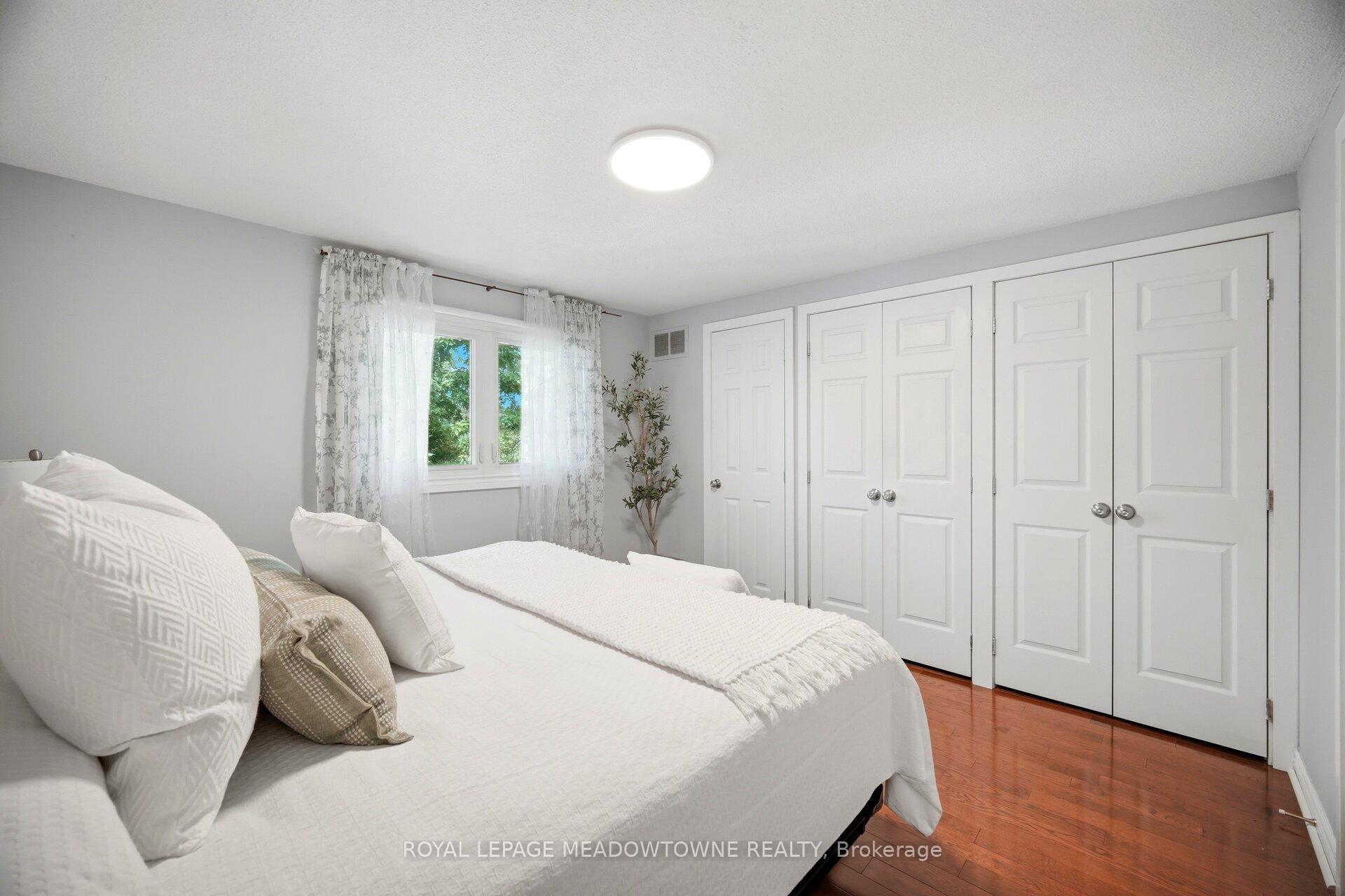 Photo 29 of 16 Dutch Myrtle Way, North York, Banbury-Don Mills — HOMEH