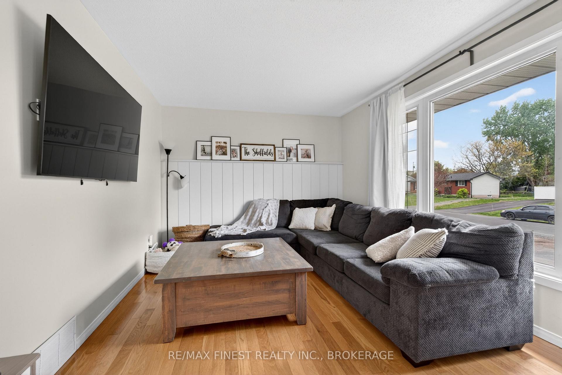 Photo 8 of 14 Chesterfield Drive, Loyalist, Amherstview — HOMEH