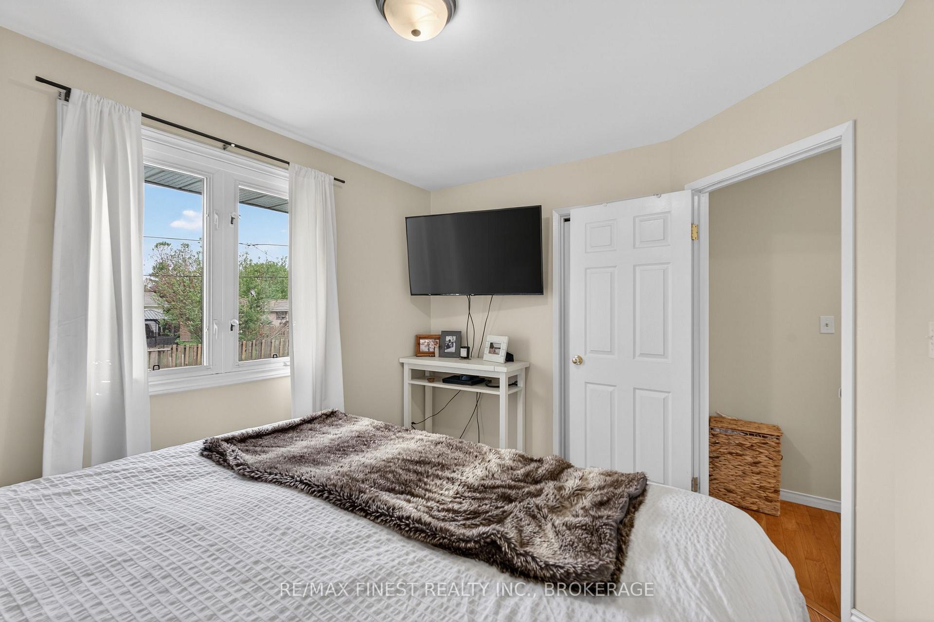 Photo 16 of 14 Chesterfield Drive, Loyalist, Amherstview — HOMEH