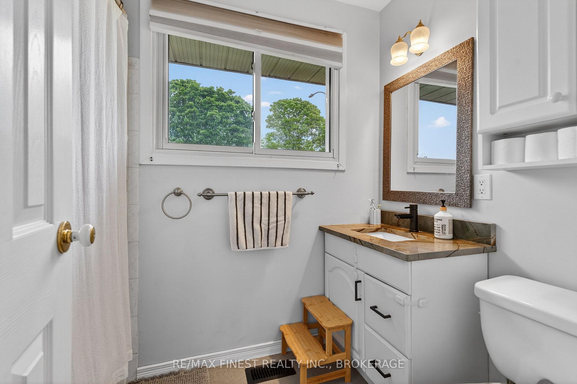 Photo 17 of 14 Chesterfield Drive, Loyalist, Amherstview — HOMEH
