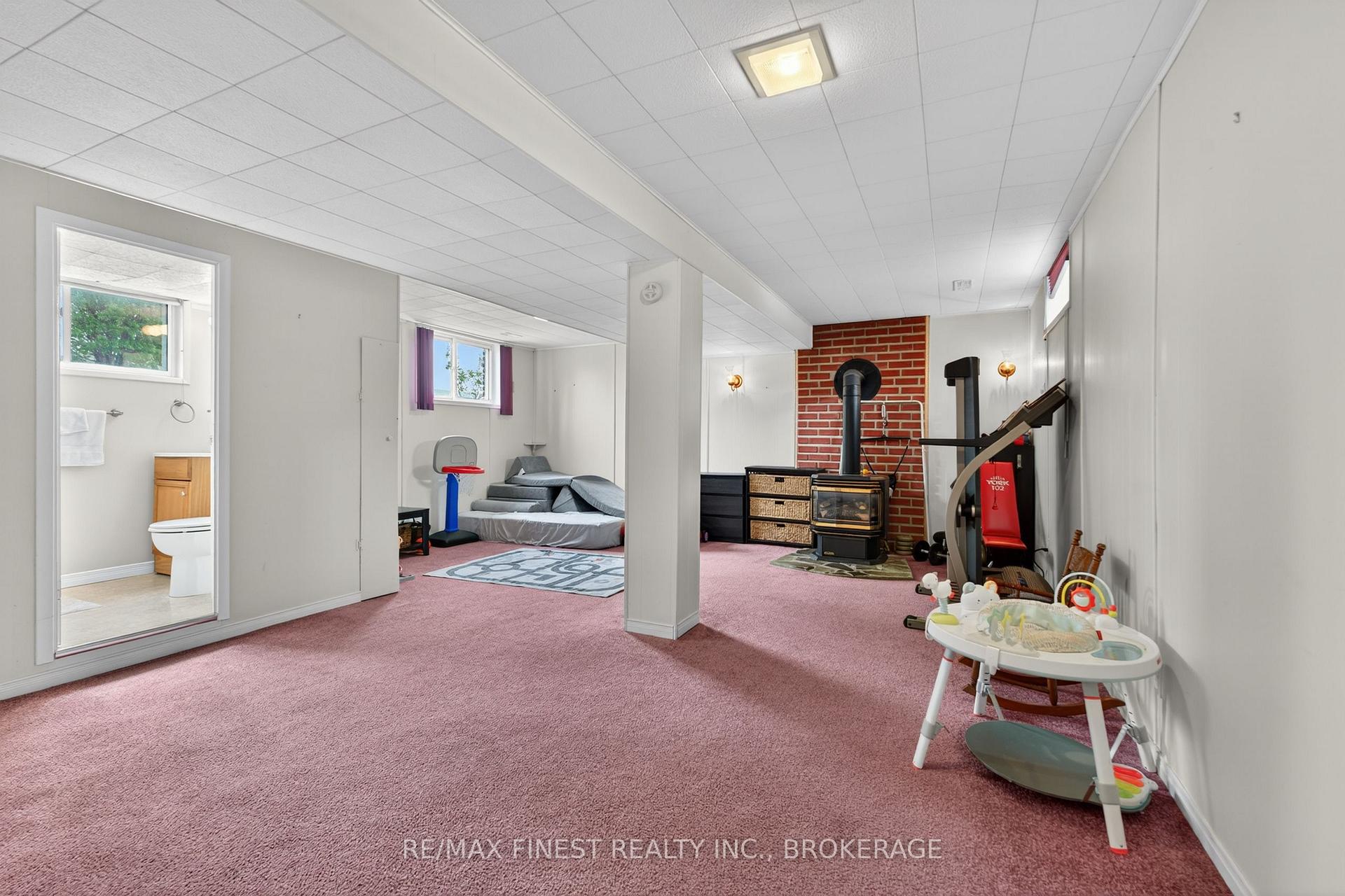 Photo 24 of 14 Chesterfield Drive, Loyalist, Amherstview — HOMEH