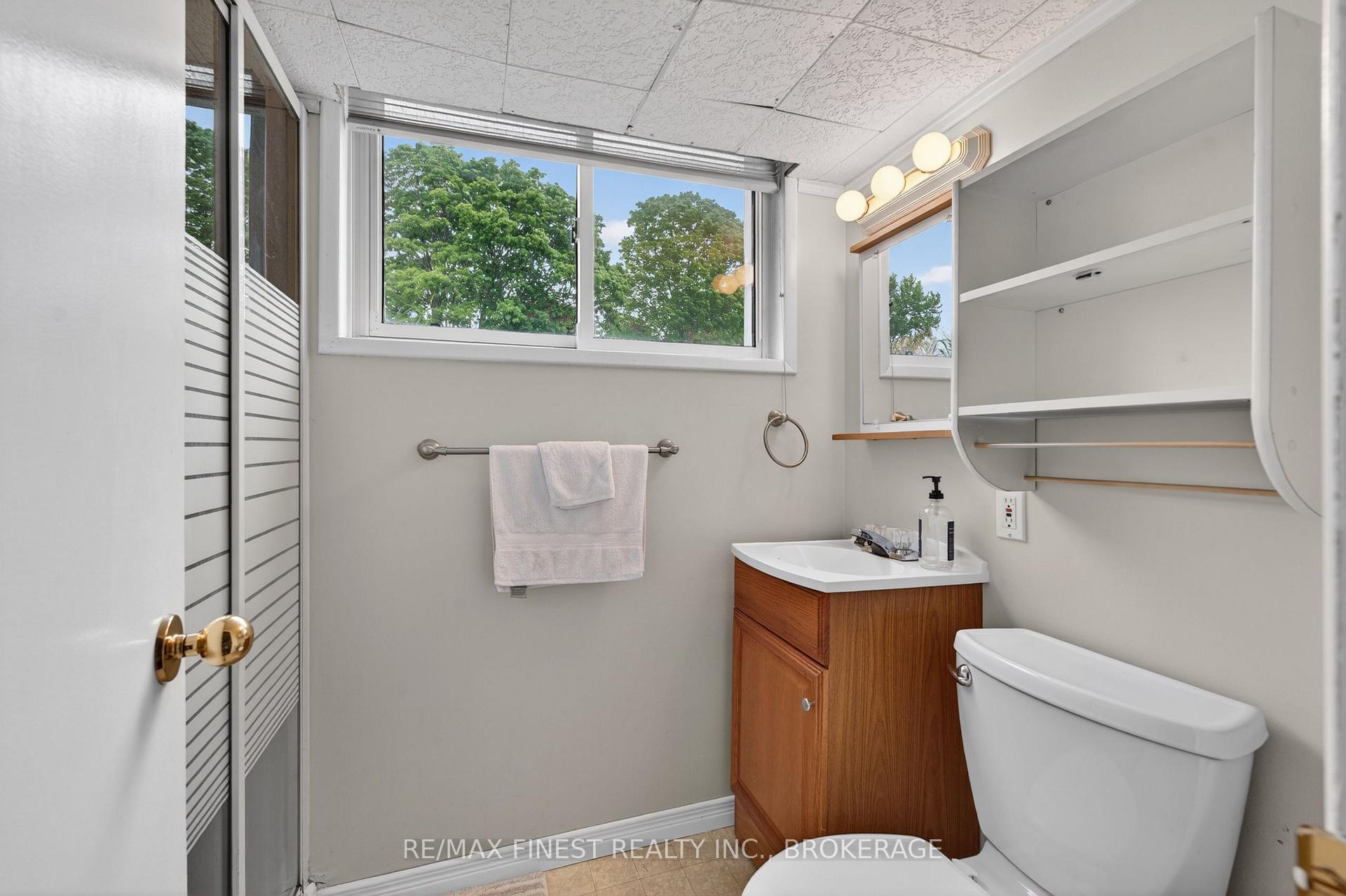 Photo 35 of 14 Chesterfield Drive, Loyalist, Amherstview — HOMEH
