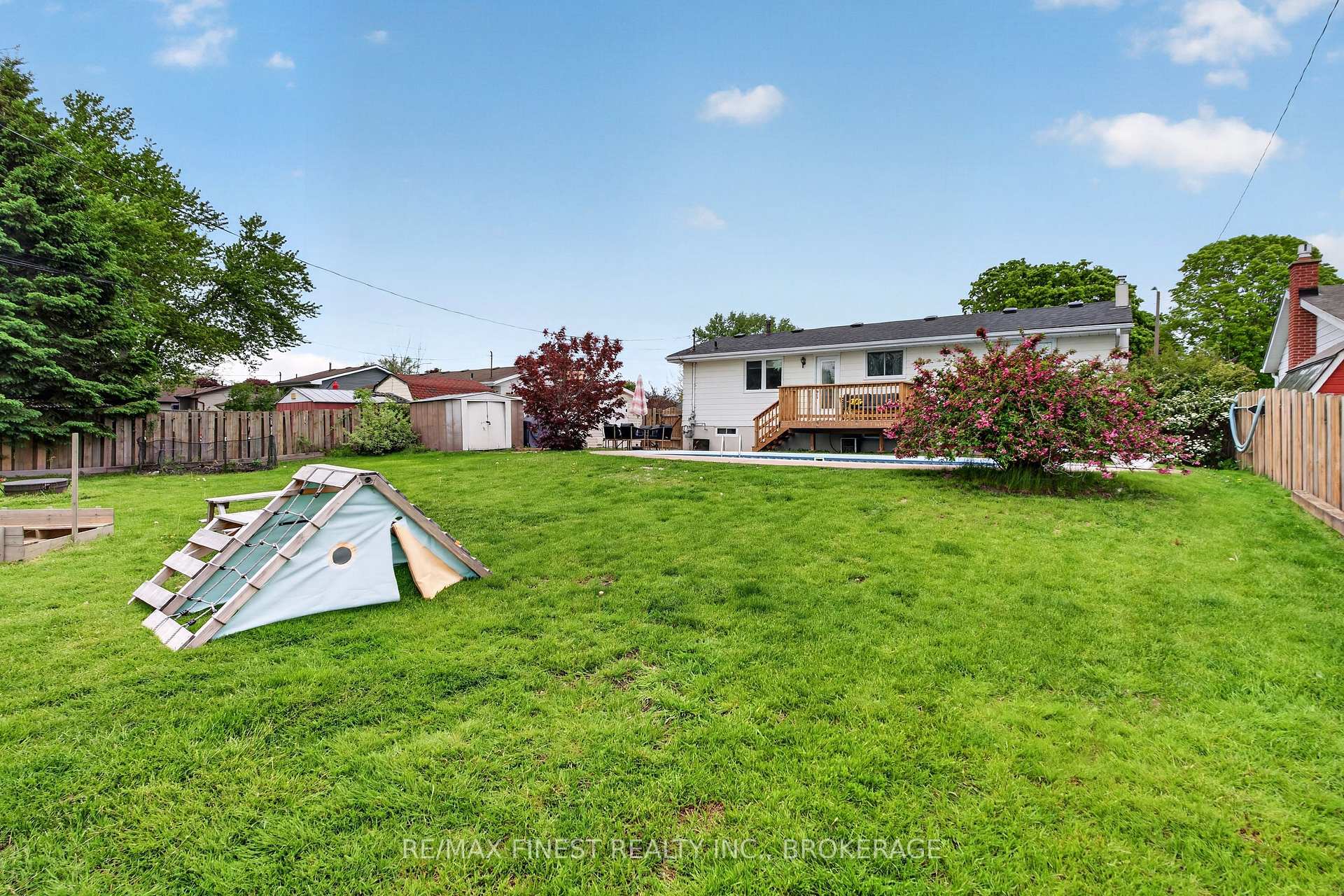 Photo 39 of 14 Chesterfield Drive, Loyalist, Amherstview — HOMEH