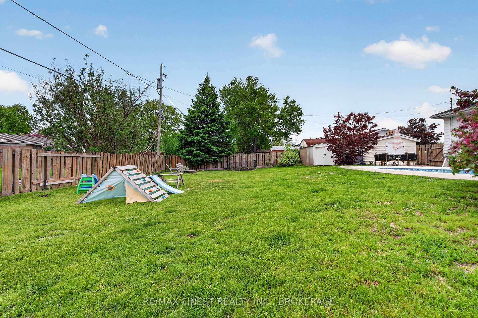 Photo 40 of 14 Chesterfield Drive, Loyalist, Amherstview — HOMEH