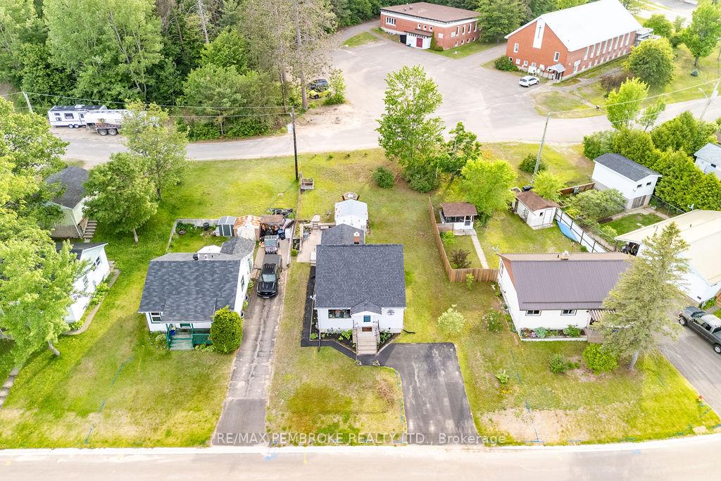 Photo 5 of 14 Summit Street, Deep River, Deep River — HOMEH