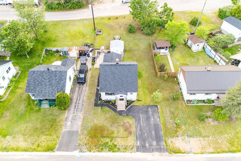 Photo 8 of 14 Summit Street, Deep River, Deep River — HOMEH