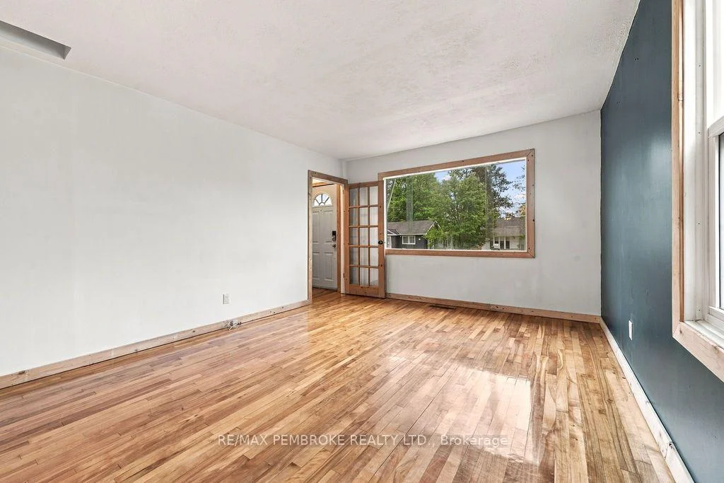Photo 13 of 14 Summit Street, Deep River, Deep River — HOMEH