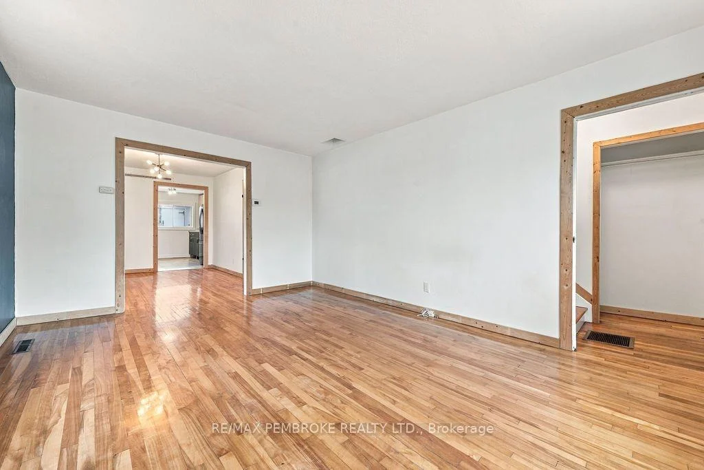 Photo 21 of 14 Summit Street, Deep River, Deep River — HOMEH