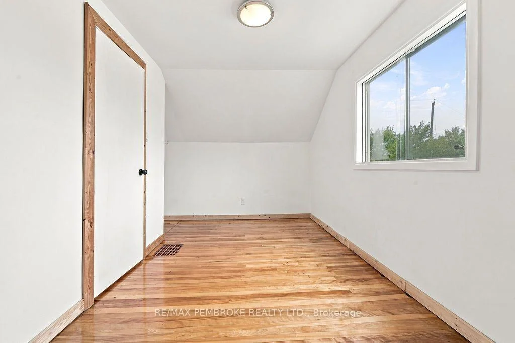 Photo 61 of 14 Summit Street, Deep River, Deep River — HOMEH