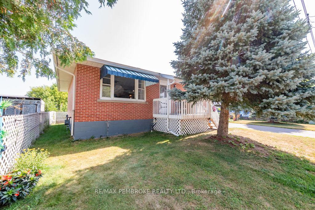 Photo 7 of 335 Willard Street, Pembroke, Pembroke — HOMEH