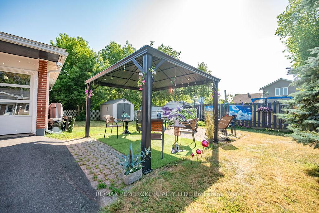 Photo 9 of 335 Willard Street, Pembroke, Pembroke — HOMEH