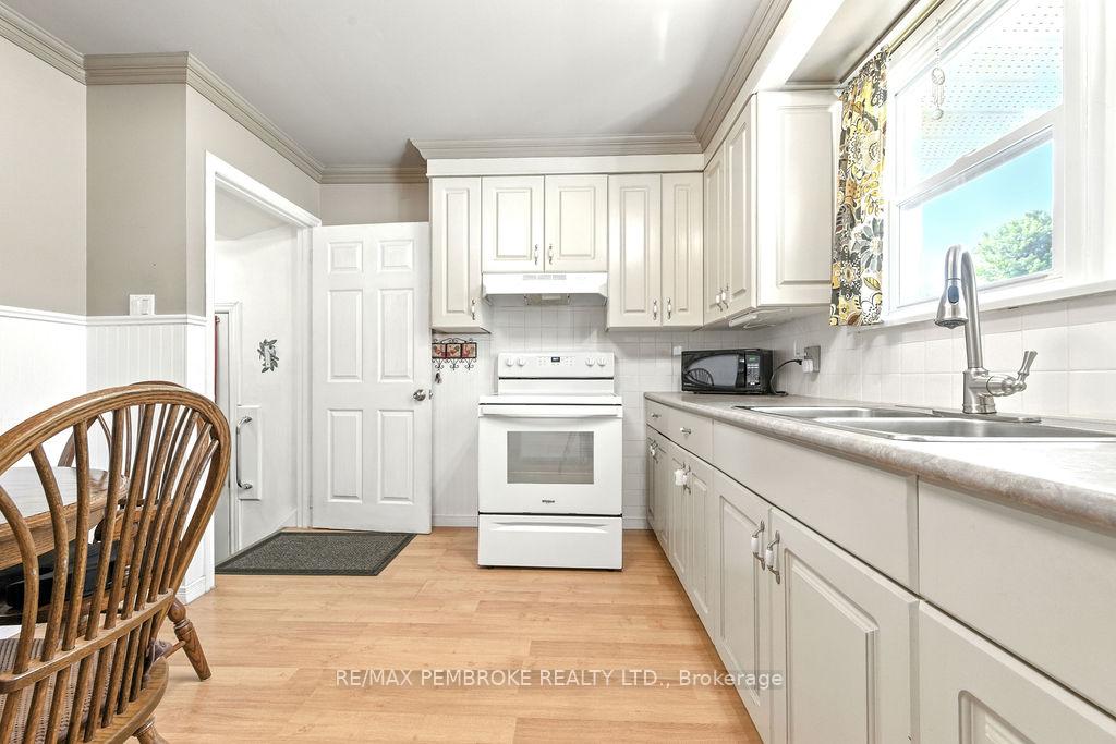 Photo 10 of 335 Willard Street, Pembroke, Pembroke — HOMEH