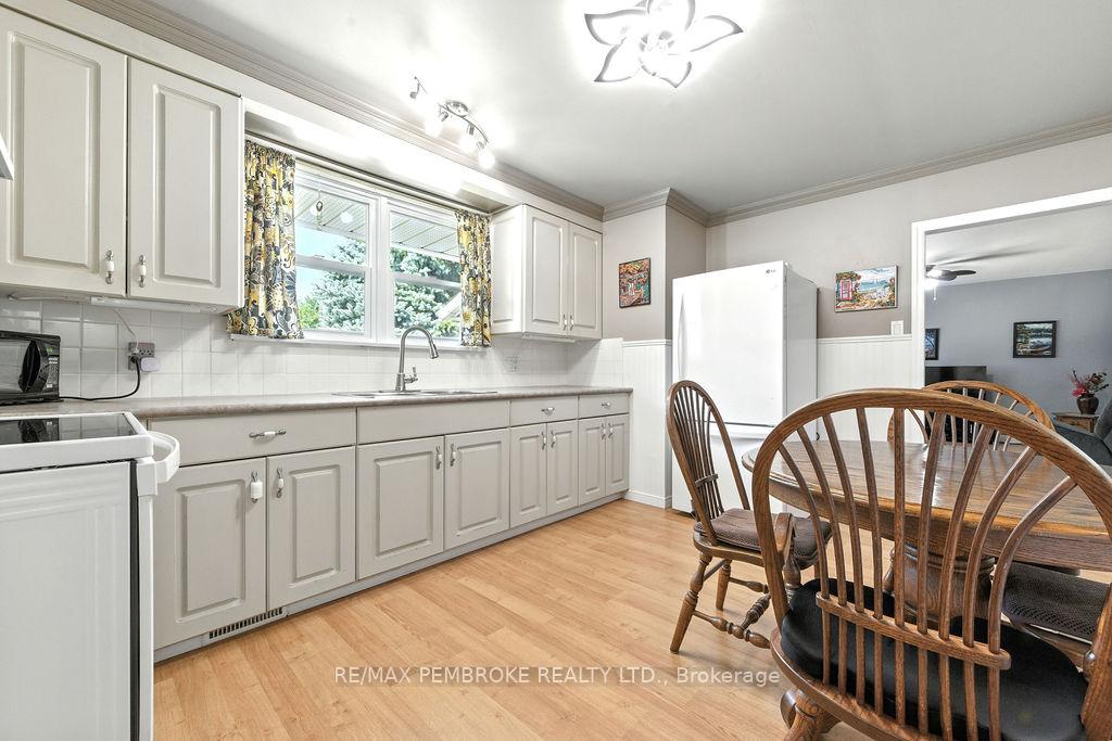 Photo 13 of 335 Willard Street, Pembroke, Pembroke — HOMEH
