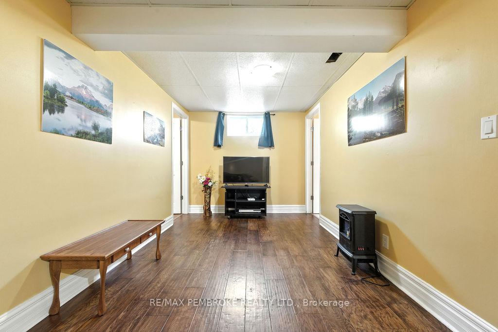 Photo 25 of 335 Willard Street, Pembroke, Pembroke — HOMEH