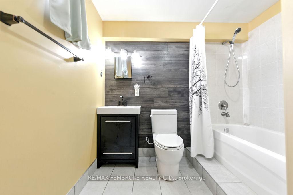 Photo 32 of 335 Willard Street, Pembroke, Pembroke — HOMEH