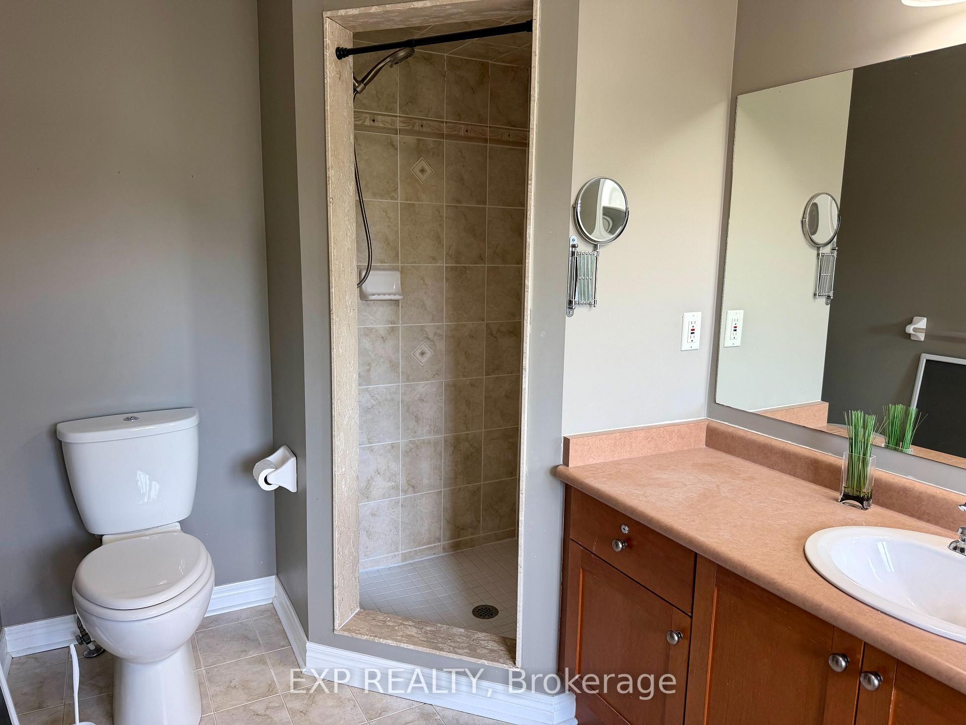 Photo 19 of 57 Humbershed Crescent, Caledon, Bolton West — HOMEH